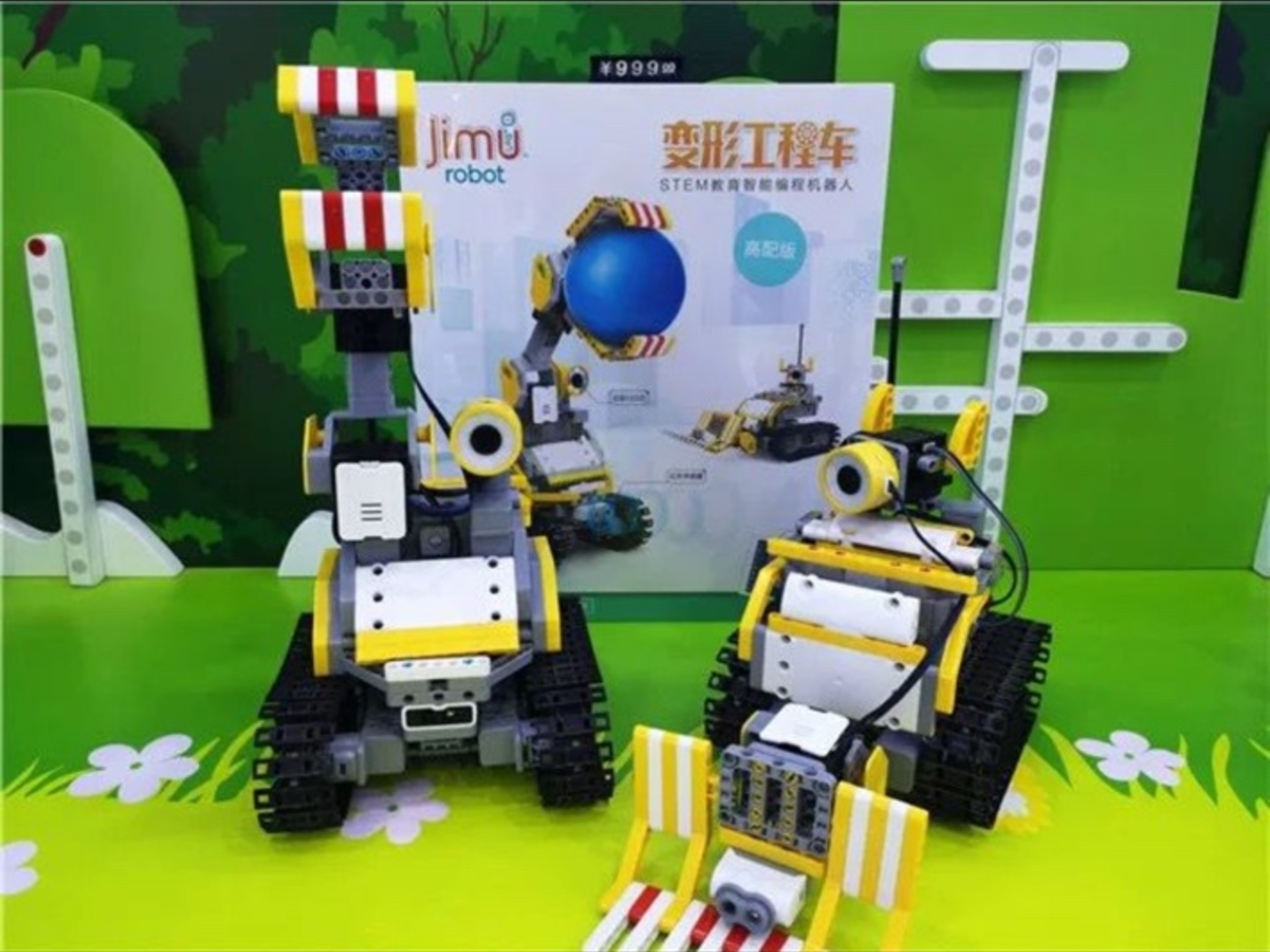 Robots éducatifs STEM programmables commandés et livrés par Nakori Trading